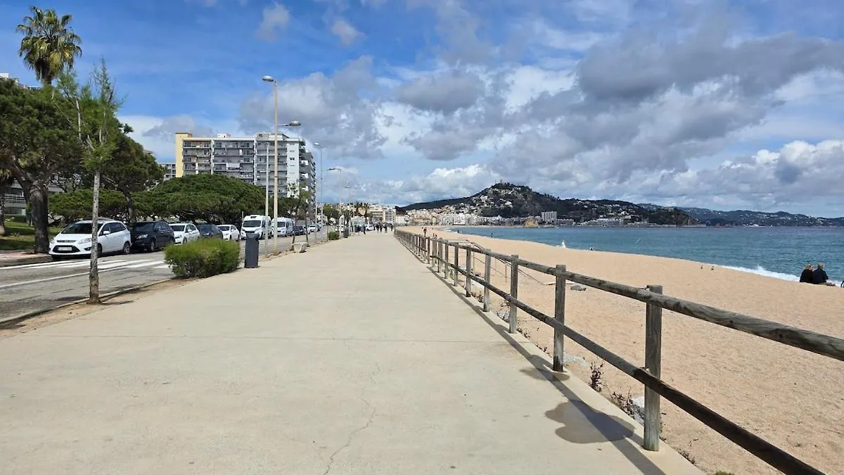 Bright Apartment With Two Balconies And A Seaside Pool Blanes 0*,